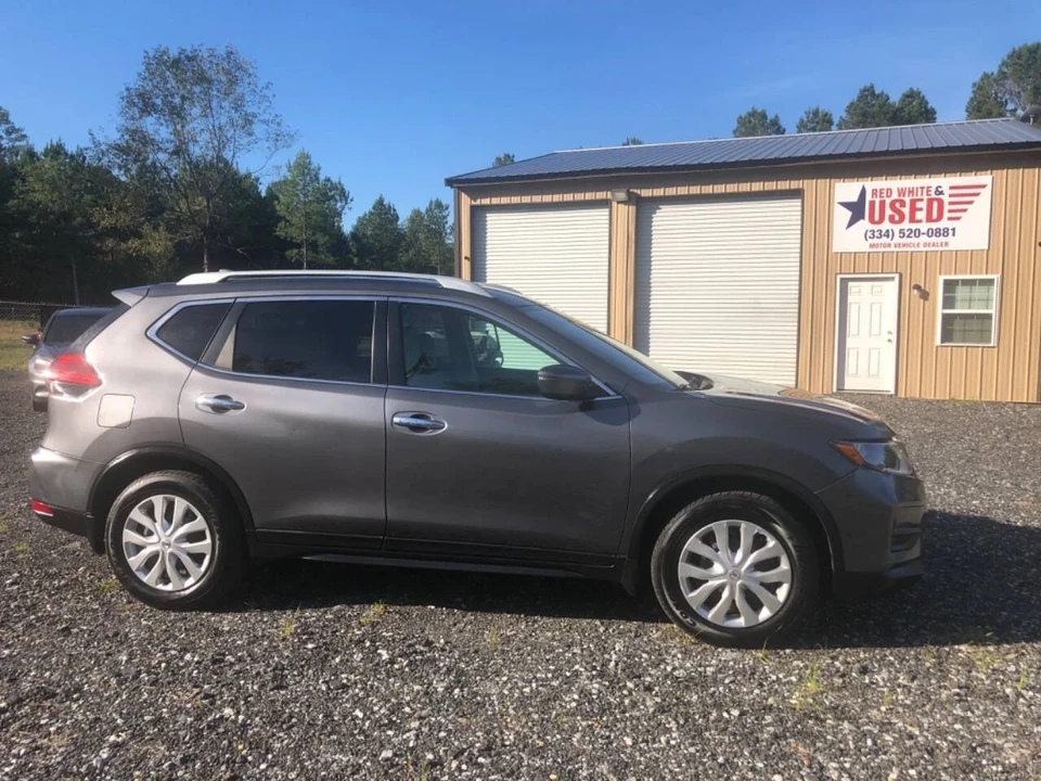 2017 Nissan Rogue - Image 10 of 21