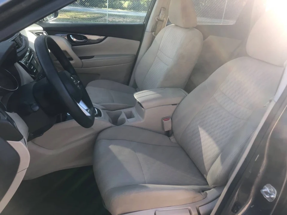 2017 Nissan Rogue - Image 16 of 21