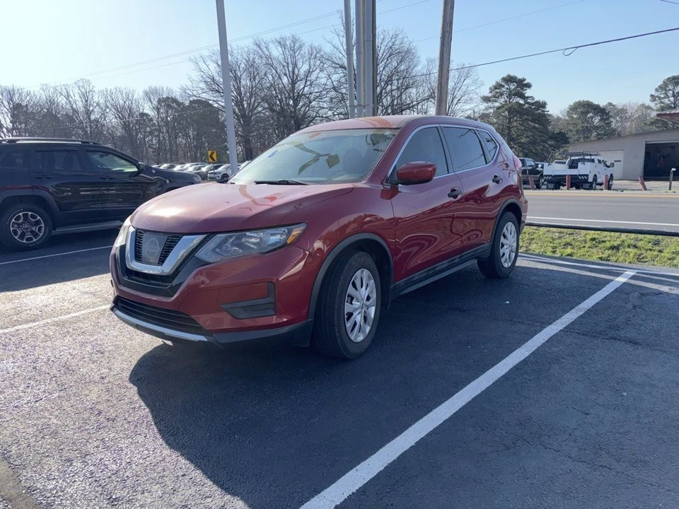2017 Nissan Rogue - Image 2 of 2