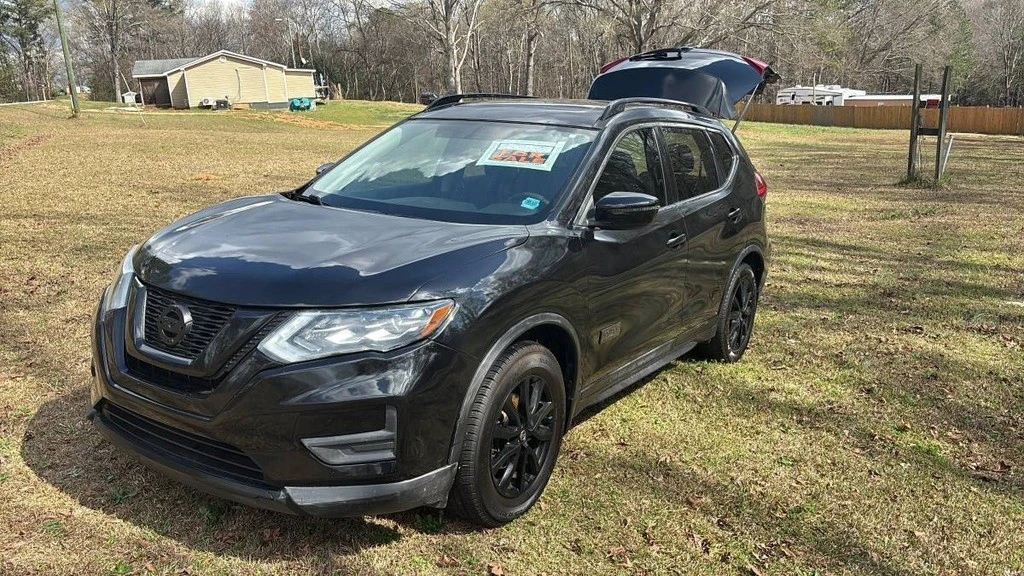 2017 Nissan Rogue - Image 2 of 12