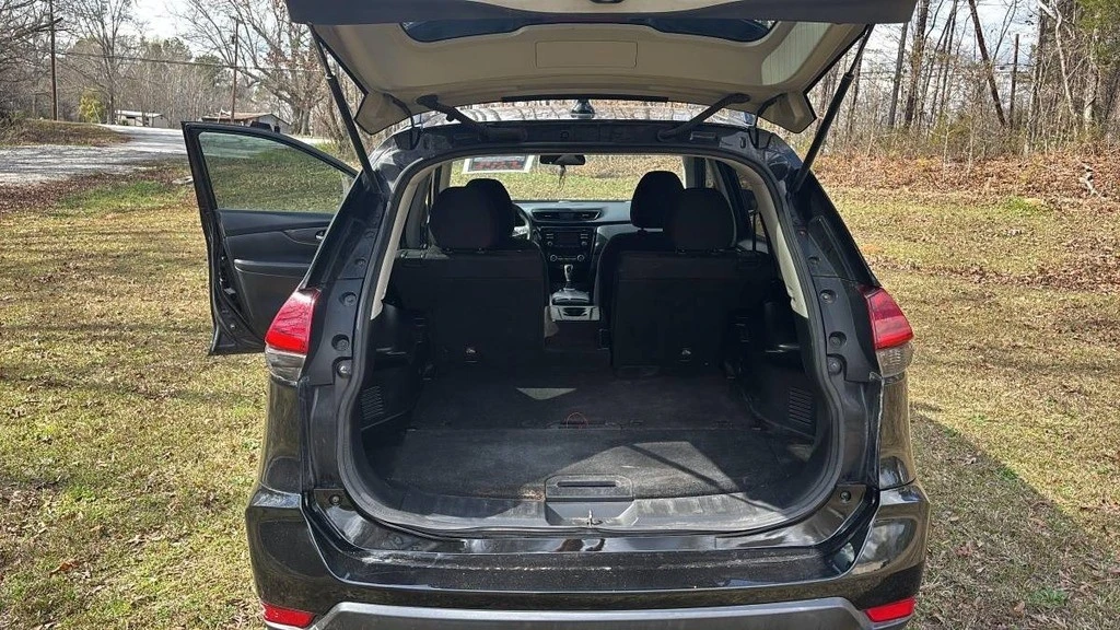 2017 Nissan Rogue - Image 4 of 12