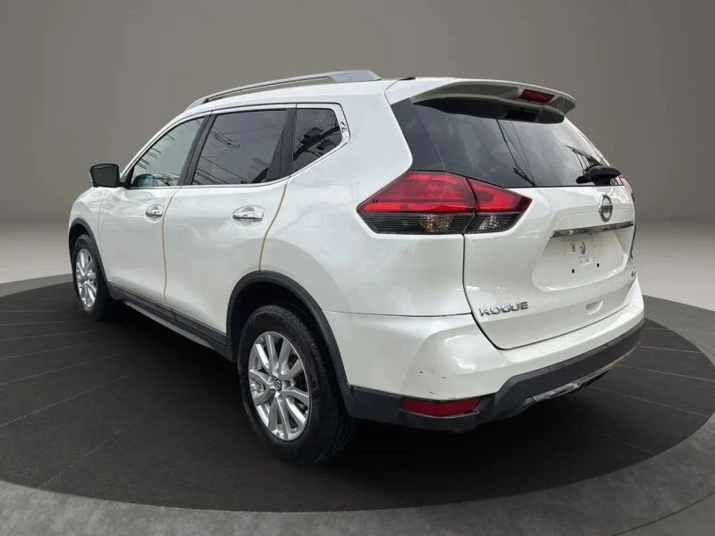 2017 Nissan Rogue - Image 7 of 12