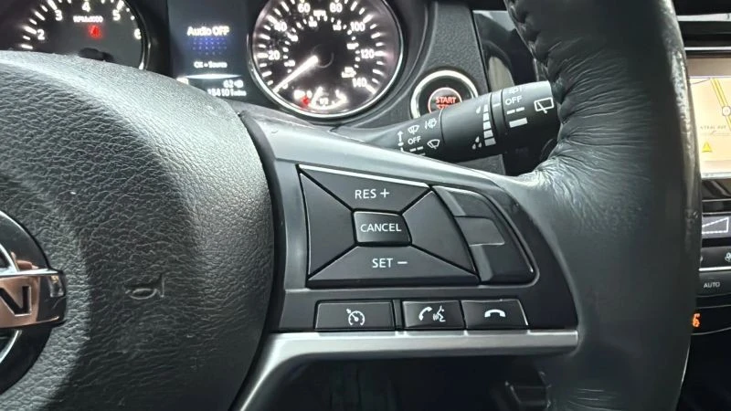 2017 Nissan Rogue - Image 11 of 12