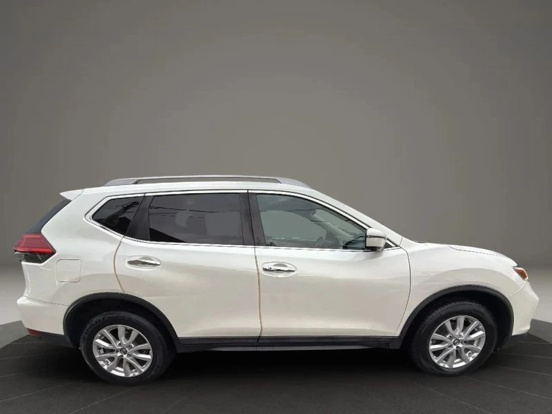 2017 Nissan Rogue - Image 4 of 12