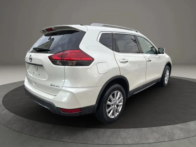 2017 Nissan Rogue - Image 5 of 12