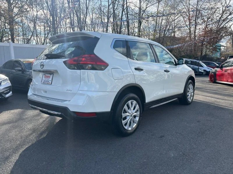 2017 Nissan Rogue - Image 6 of 12