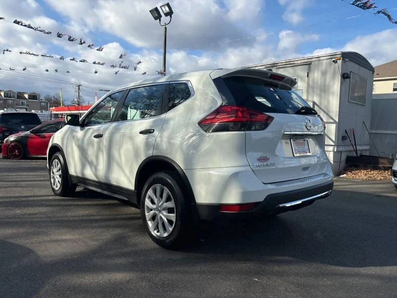 2017 Nissan Rogue - Image 4 of 12