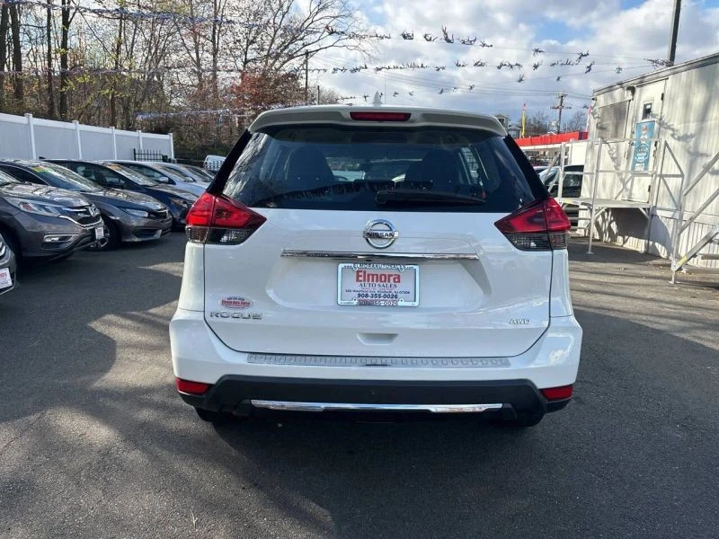 2017 Nissan Rogue - Image 5 of 12