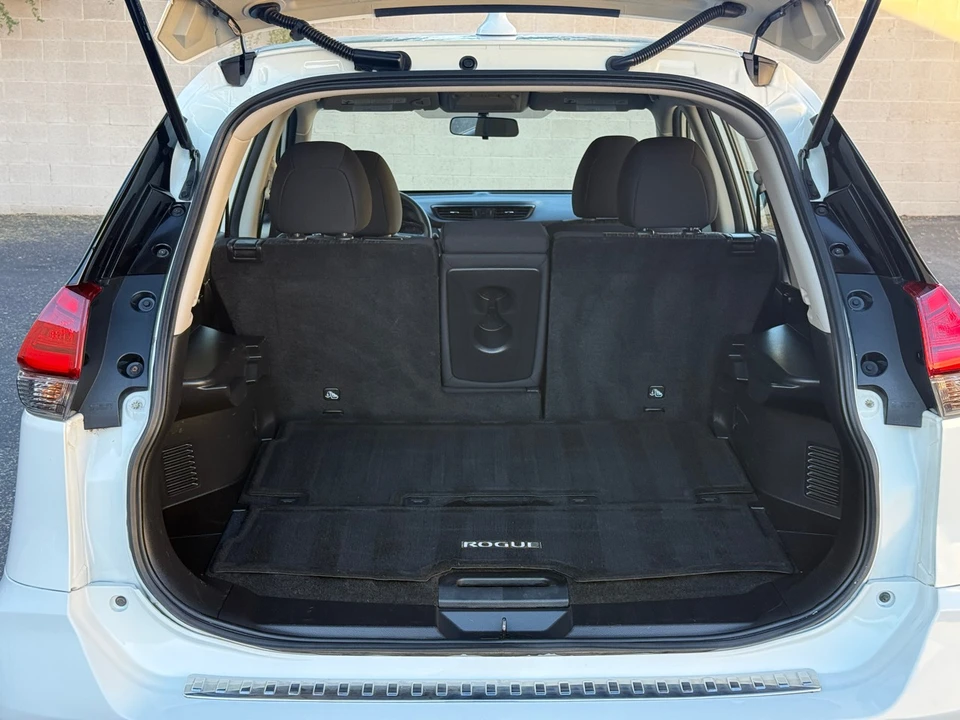 2017 Nissan Rogue - Image 13 of 21