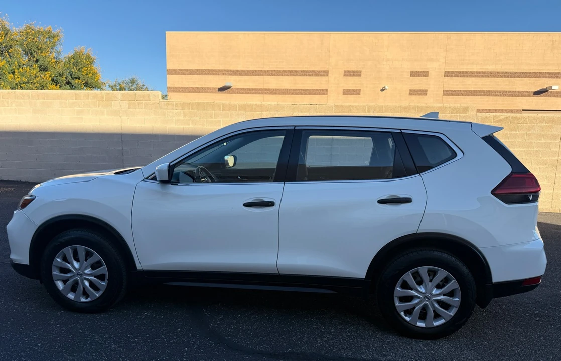 2017 Nissan Rogue - Image 5 of 21