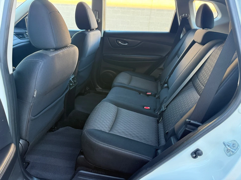 2017 Nissan Rogue - Image 17 of 21