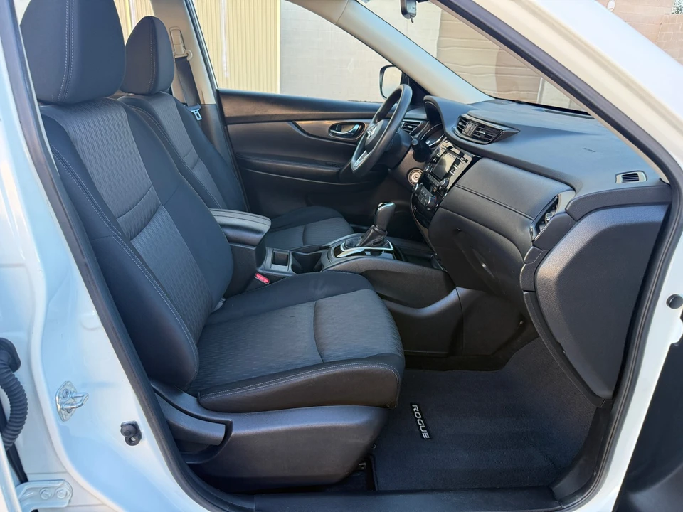 2017 Nissan Rogue - Image 21 of 21