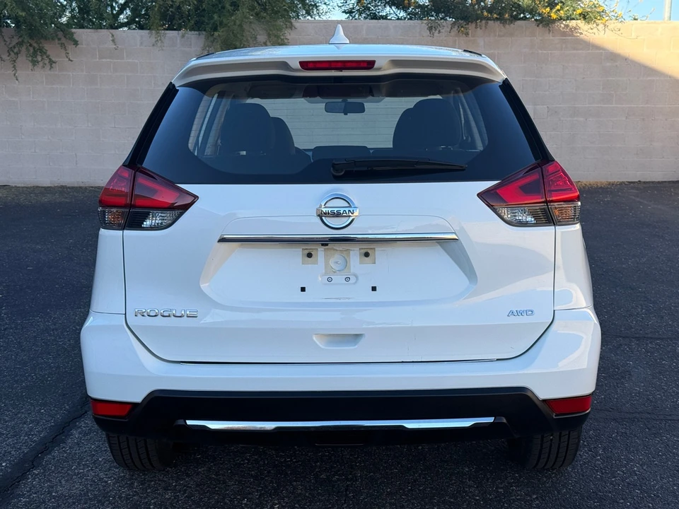 2017 Nissan Rogue - Image 8 of 21