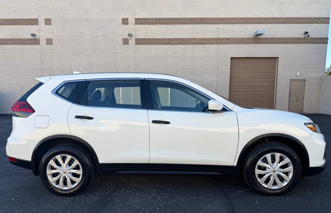 2017 Nissan Rogue - Image 4 of 21