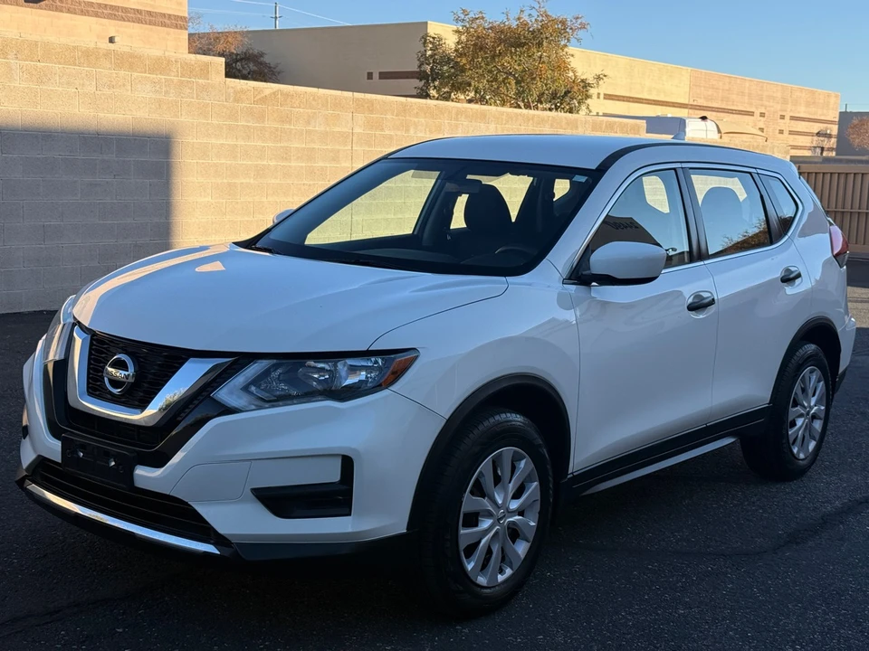 2017 Nissan Rogue - Image 2 of 21