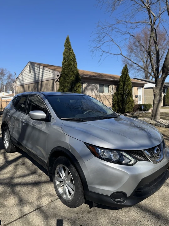 2017 Nissan Rogue - Image 3 of 11
