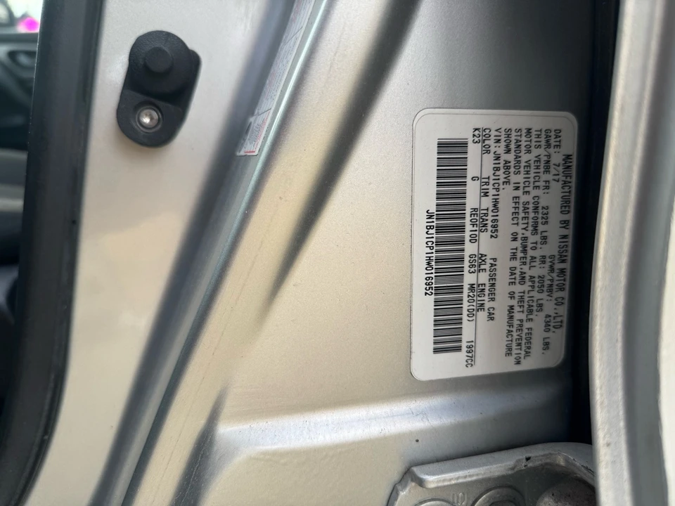 2017 Nissan Rogue - Image 10 of 11