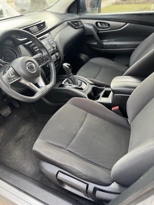 2017 Nissan Rogue - Image 6 of 11