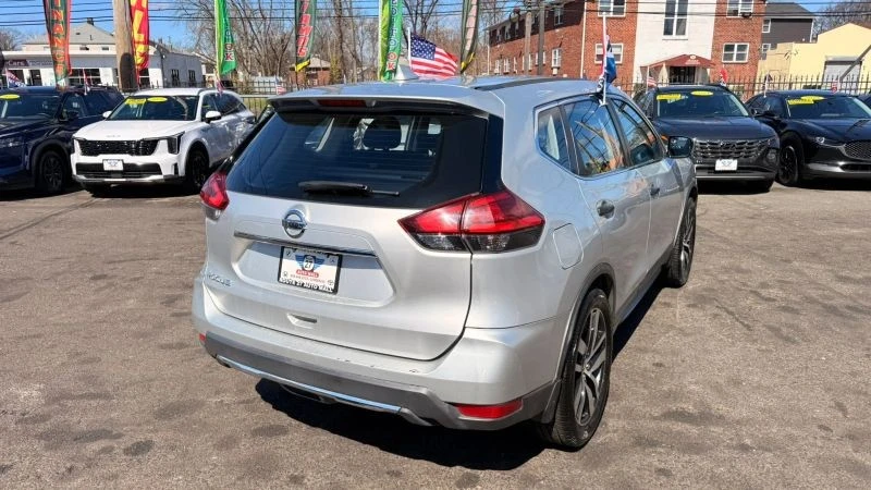 2017 Nissan Rogue - Image 7 of 12