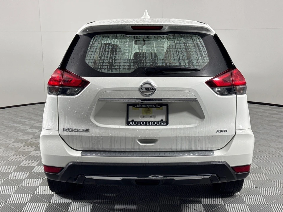 2017 Nissan Rogue - Image 6 of 12