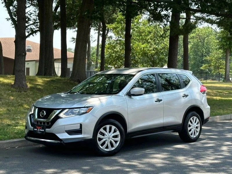 2017 Nissan Rogue - Image 4 of 12