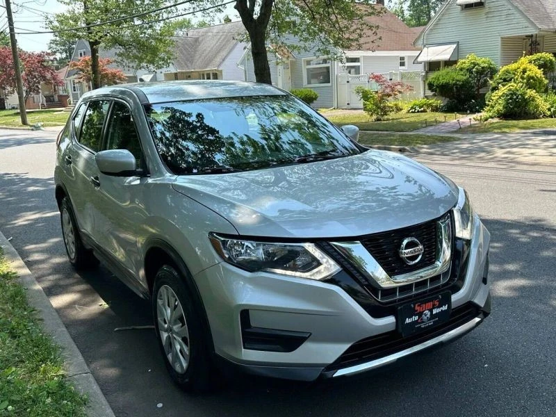 2017 Nissan Rogue - Image 5 of 12