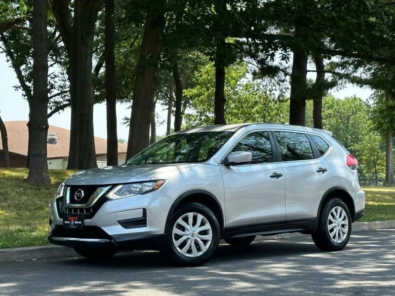 2017 Nissan Rogue - Image 2 of 12