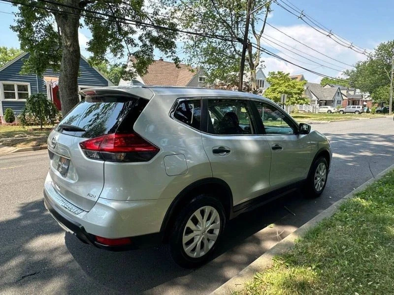 2017 Nissan Rogue - Image 7 of 12