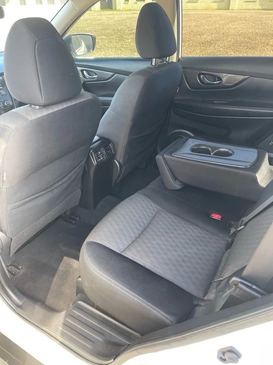 2017 Nissan Rogue - Image 12 of 20
