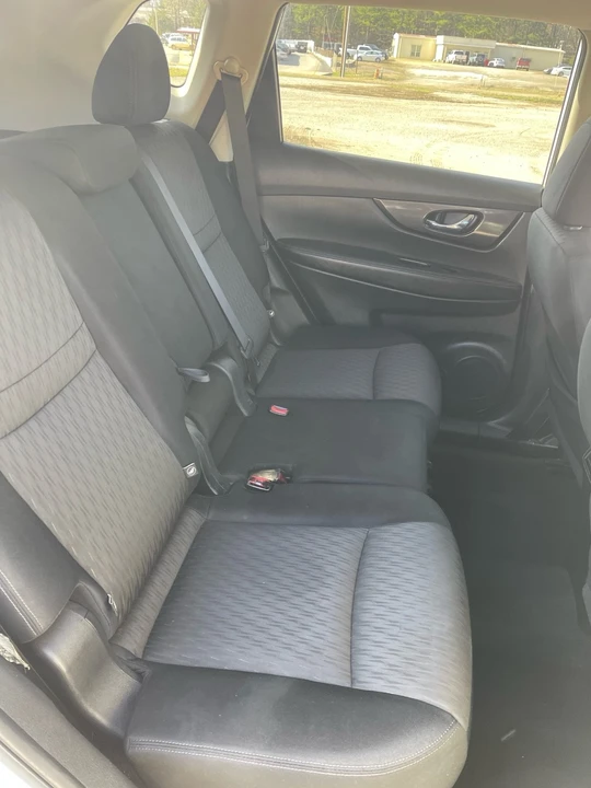 2017 Nissan Rogue - Image 16 of 20