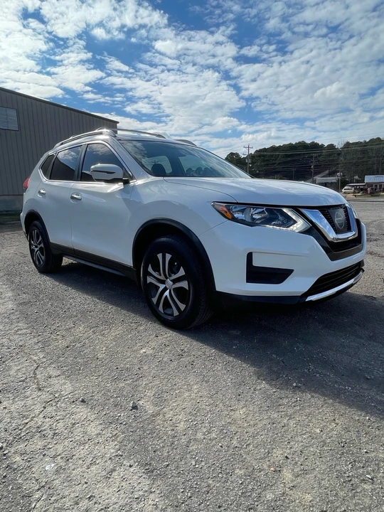 2017 Nissan Rogue - Image 2 of 20