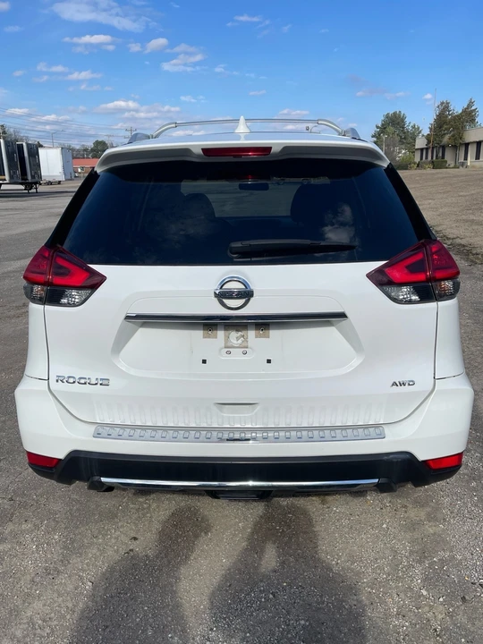 2017 Nissan Rogue - Image 8 of 20