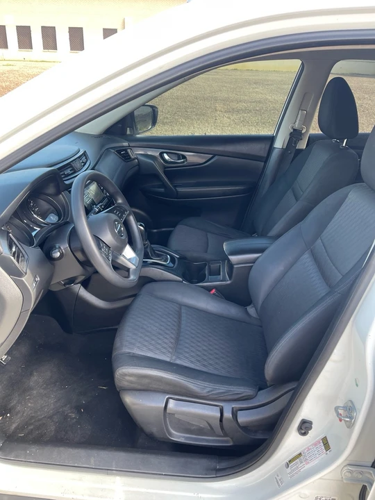 2017 Nissan Rogue - Image 9 of 20