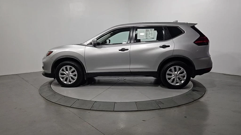 2017 Nissan Rogue - Image 2 of 12