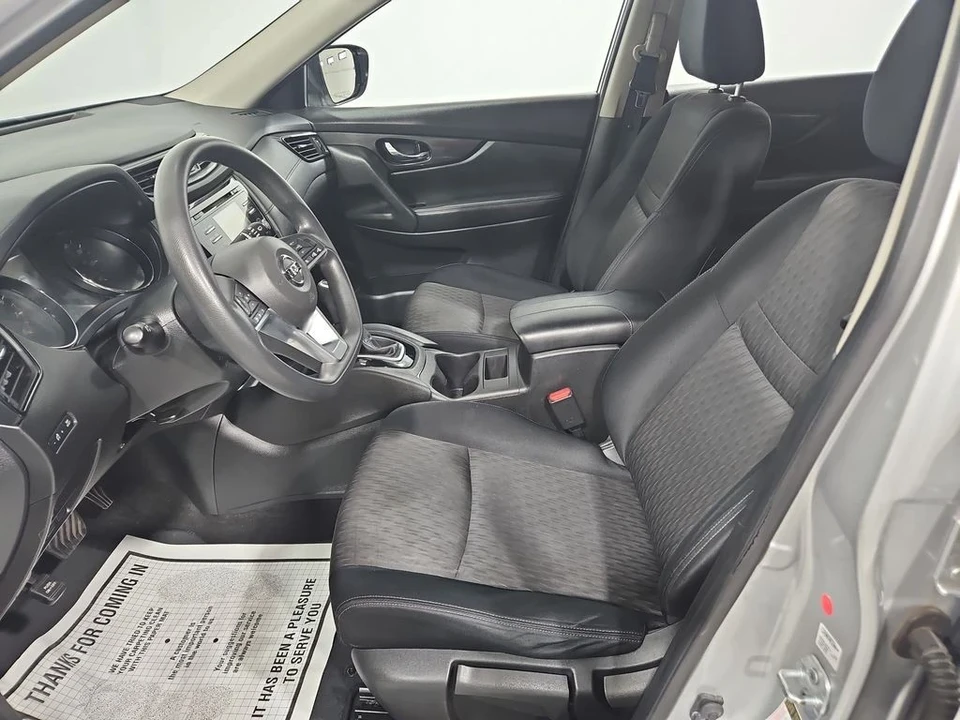 2017 Nissan Rogue - Image 10 of 12