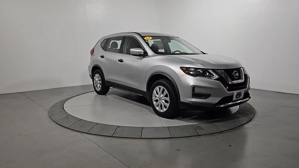2017 Nissan Rogue - Image 8 of 12
