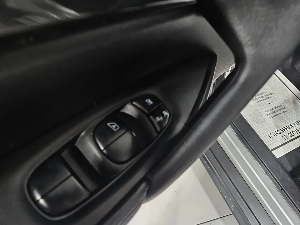 2017 Nissan Rogue - Image 12 of 12