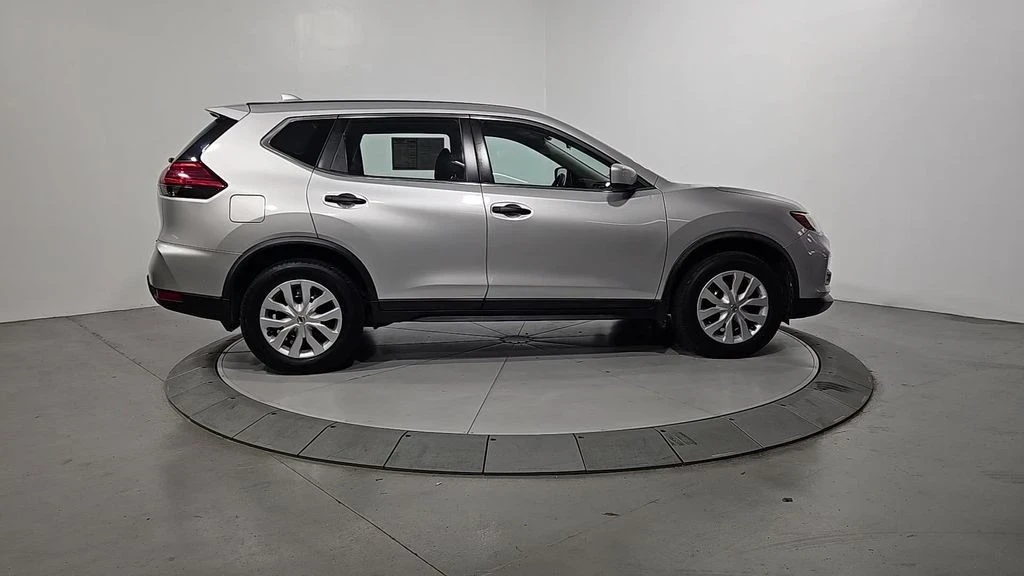 2017 Nissan Rogue - Image 7 of 12