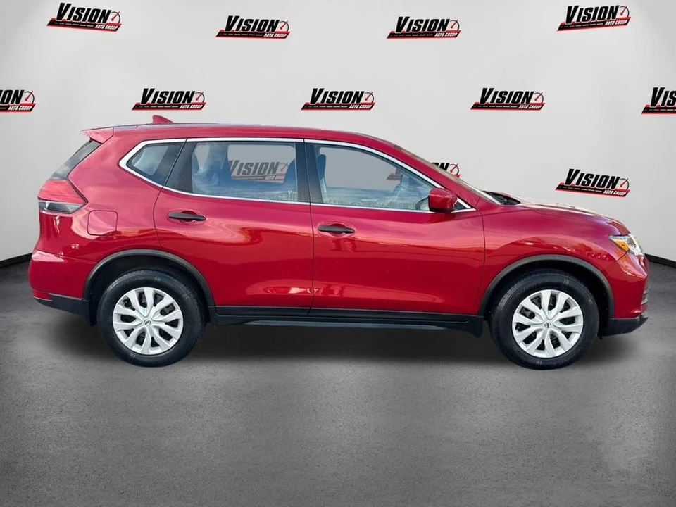 2017 Nissan Rogue - Image 4 of 12