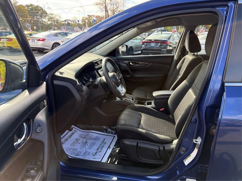 2017 Nissan Rogue - Image 9 of 12
