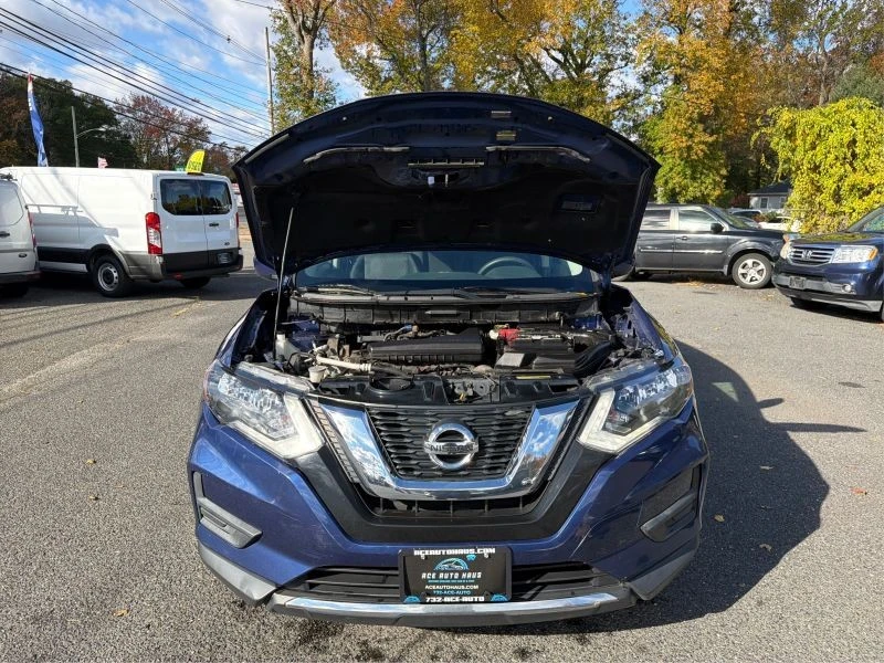 2017 Nissan Rogue - Image 11 of 12