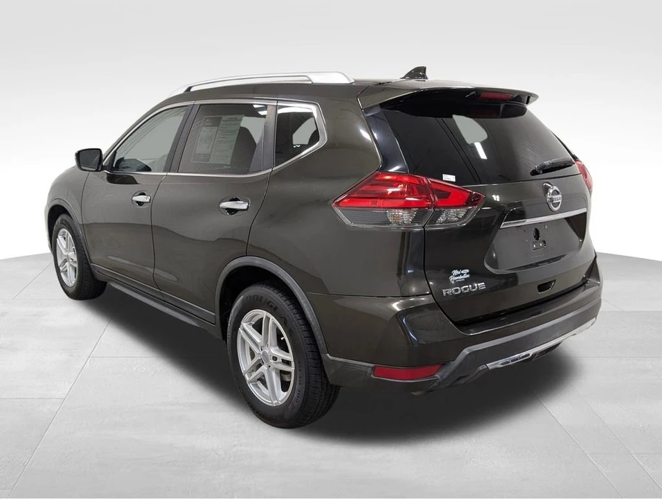 2017 Nissan Rogue - Image 9 of 12