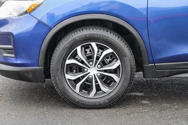 2017 Nissan Rogue - Image 9 of 12