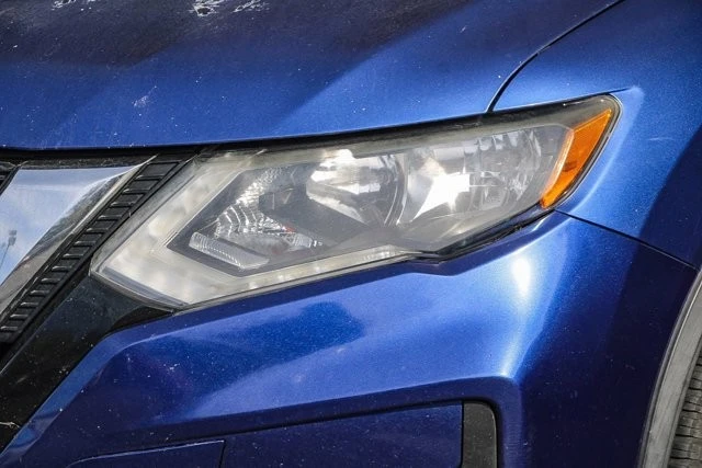 2017 Nissan Rogue - Image 3 of 12