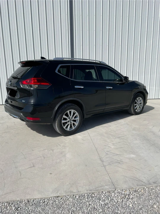 2017 Nissan Rogue - Image 6 of 17