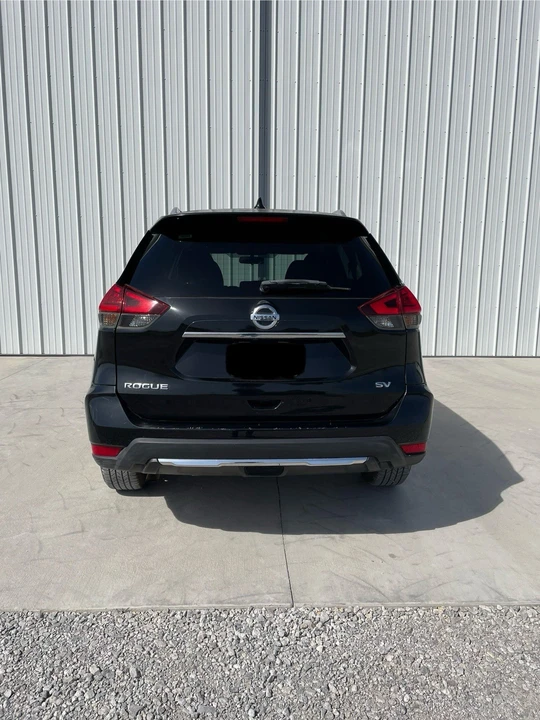 2017 Nissan Rogue - Image 5 of 17