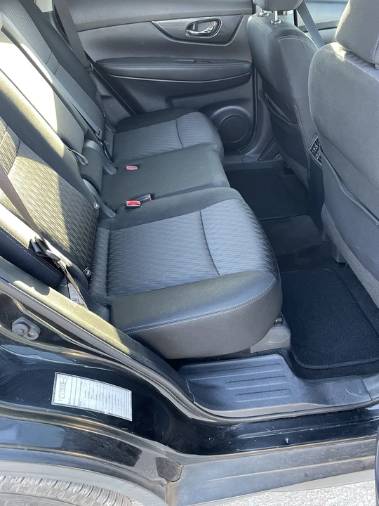 2017 Nissan Rogue - Image 13 of 17
