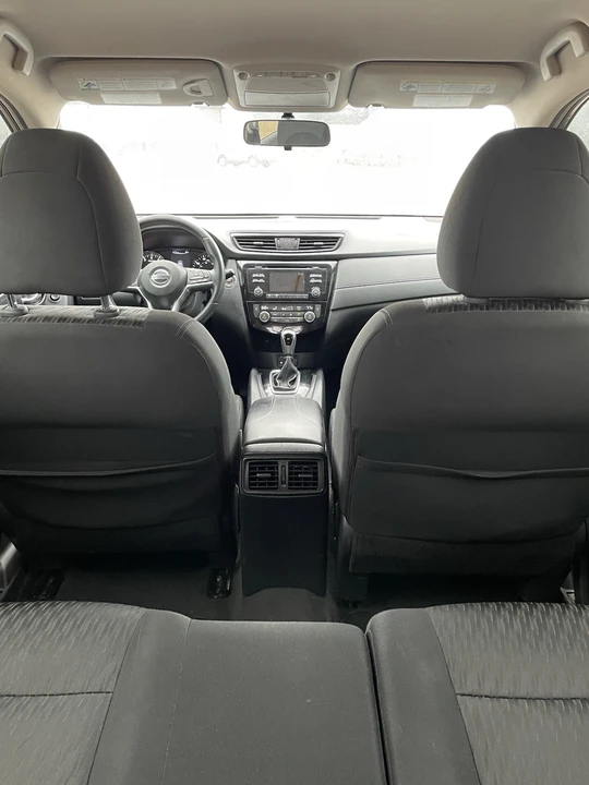 2017 Nissan Rogue - Image 11 of 17