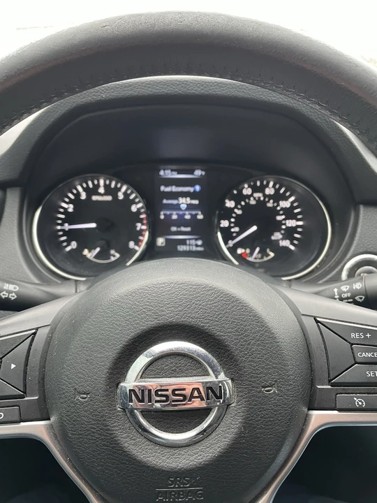2017 Nissan Rogue - Image 15 of 17