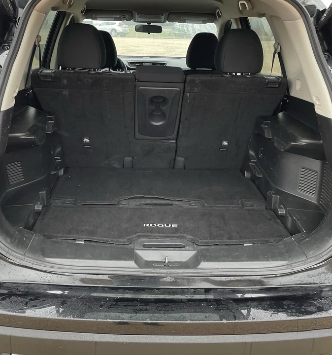 2017 Nissan Rogue - Image 14 of 17
